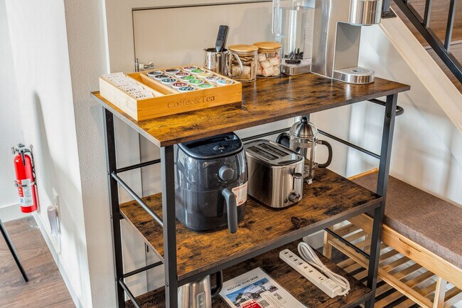 Building Photo - 1112 13th Ave