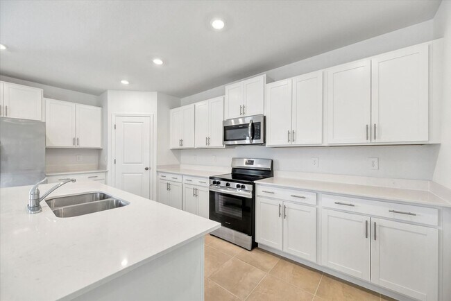 Building Photo - Lakewood Ranch Newer Build - 5 Bedroom Hom...