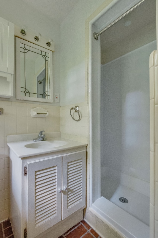 Building Photo - 327 Westchester Dr