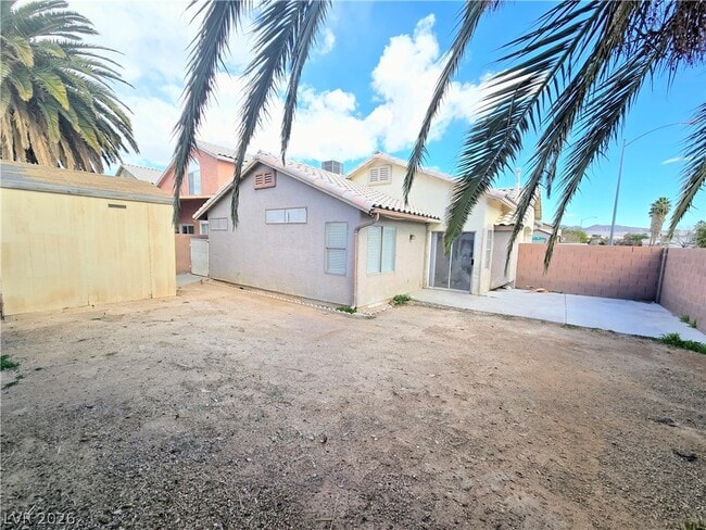 Building Photo - 2321 Blackberry Valley Way