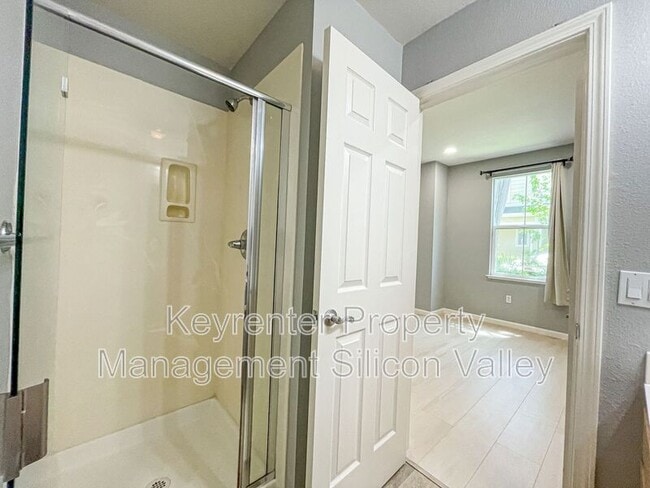 Building Photo - 679 Montara Terrace