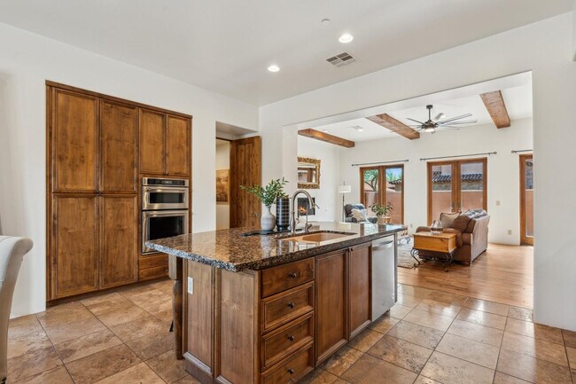 Building Photo - 7701 E Golden Eagle Cir