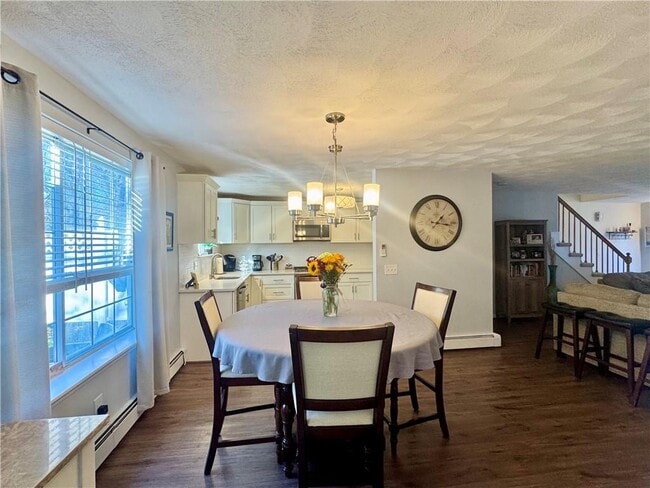 Building Photo - 10 Parsley Ln