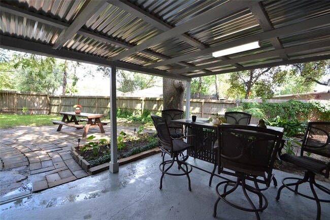 Building Photo - 5422 Kingfisher Dr