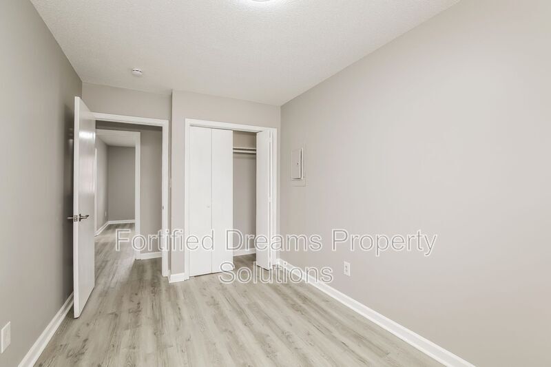 Building Photo - 2208 Gable Way