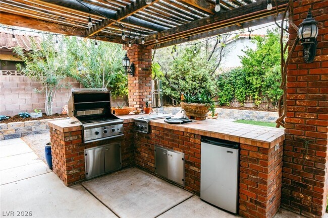 Building Photo - 8908 Silvagni Dr