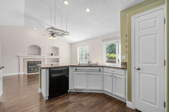 Building Photo - 8259 6555 W