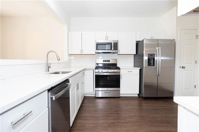 Building Photo - 4126 Royal Regency Cir