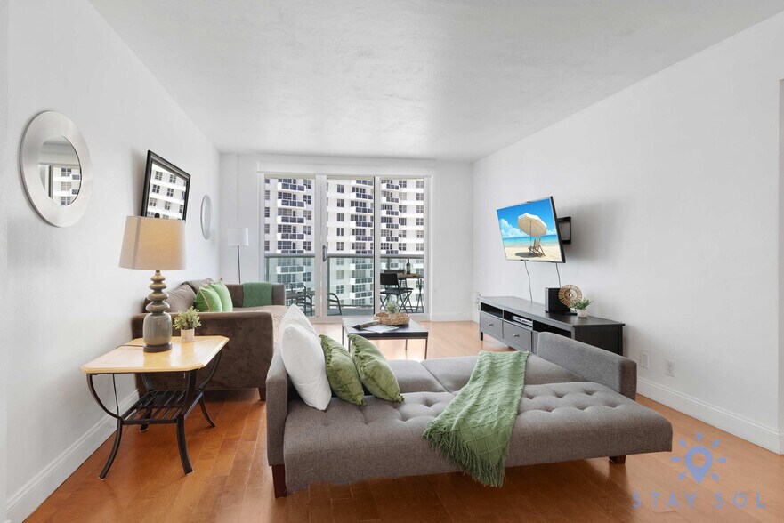 Building Photo - 3801 S Ocean Dr