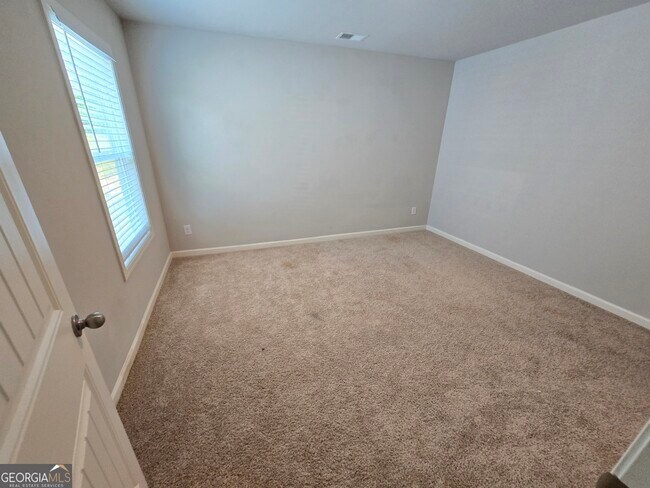 Building Photo - 121 Valimar Dr