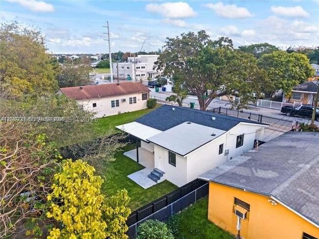 Building Photo - 1739 NW 67th St