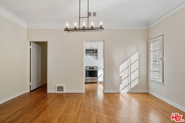 Building Photo - 1142 S Clark Dr