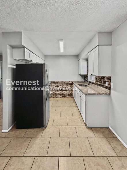 Building Photo - 1649 Valeview Ct