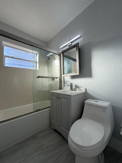 Building Photo - 1966 NE 177 North Miami Beach, FL 33162-2206