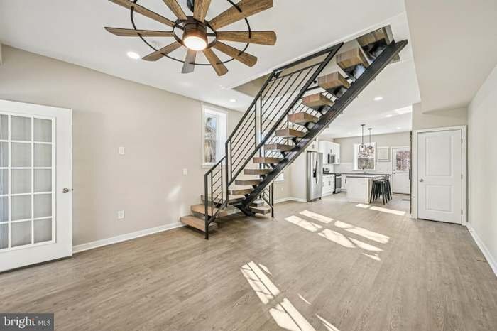 Building Photo - 914 S 54th St