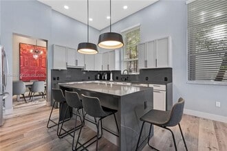 Building Photo - 5046 SW 162nd Ave