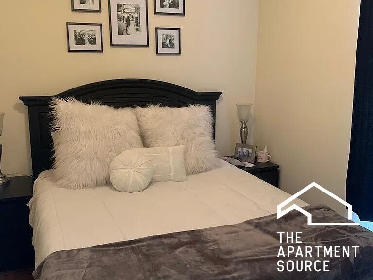 Building Photo - 1734 W Huron St