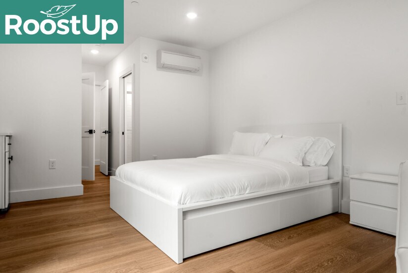 Building Photo - New RoostUp Furnished Private Bedroom with...