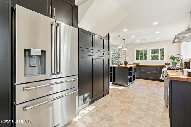 Building Photo - 1150 Willow Branch Ave