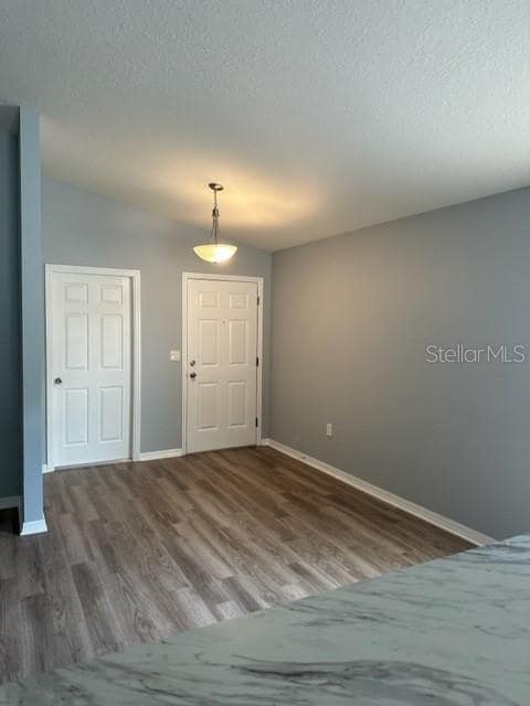 Building Photo - 327 Tanager St