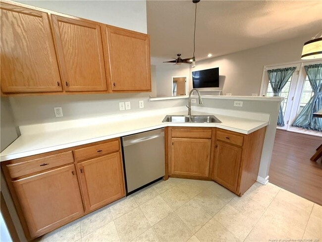 Building Photo - 1605 N Stonegate Dr