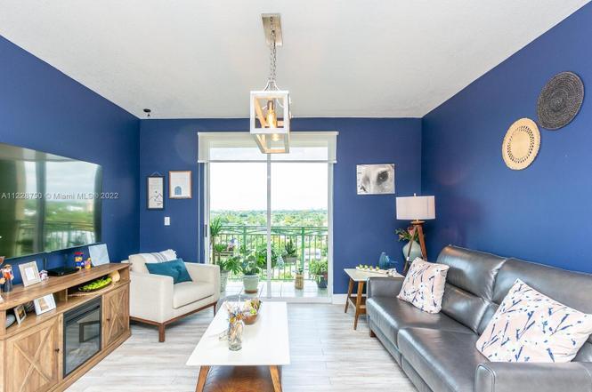 Building Photo - 3500 Coral Way