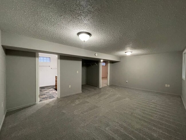 Building Photo - Cozy Three Bedroom in the Heart of Minot