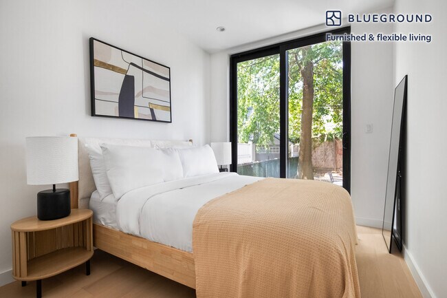 Building Photo - 285 Kingsland Ave