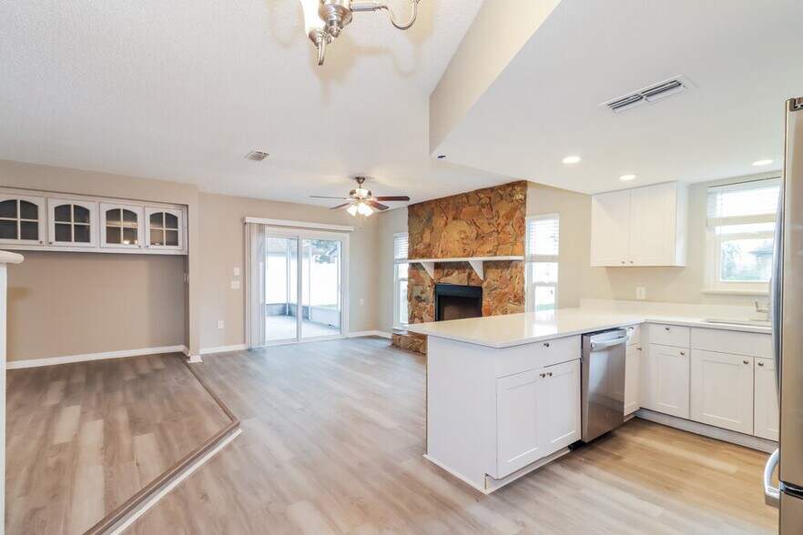 Building Photo - 12909 Walnut Tree Ln