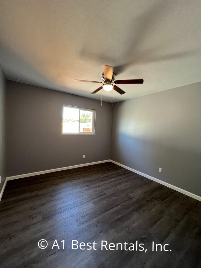 Building Photo - 2701 Hemminger Way