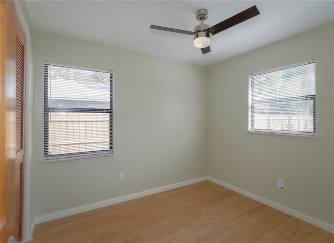 Building Photo - 1420 Alhambra Way S