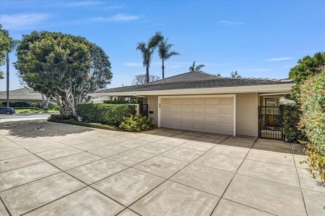 Building Photo - 1070 Granville Dr
