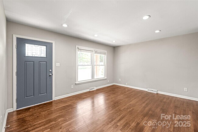 Building Photo - 3932 Slagle Dr