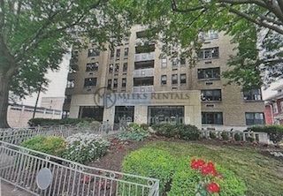 Building Photo - 1108 Kanawha Blvd E