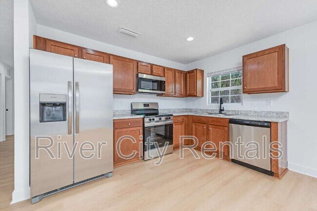 Building Photo - 6372 Swarthmore Dr