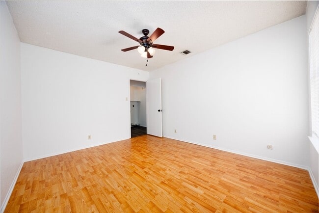 Building Photo - 11827 Gallery View St