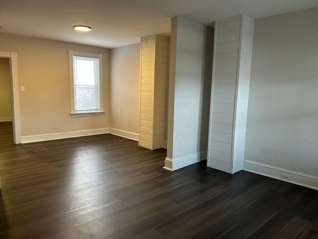 Building Photo - Updated 3-Bedroom, 1-Bathroom Home in Lancaster with Private Yard!