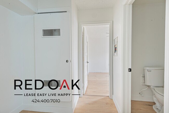 Building Photo - 1212 E 76th Pl