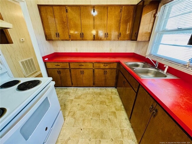 Building Photo - 803 Floyd St