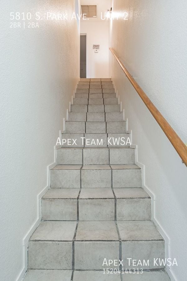 Building Photo - 5810 S Park Ave