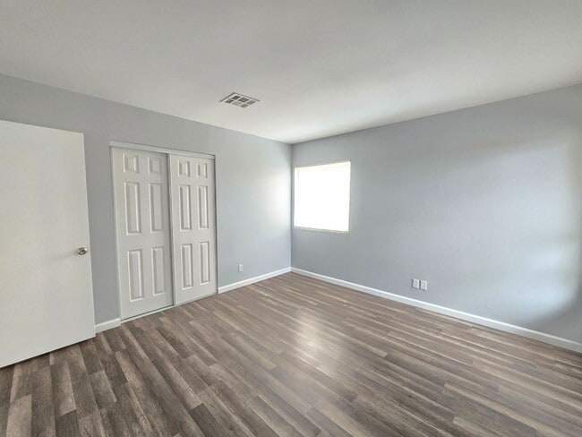 Building Photo - For Rent: Spacious 4-Bedroom / 3 Full bathrooms /  Home with Covered Patio & Modern Upgrades