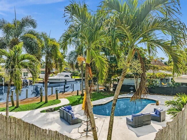 Building Photo - 4416 SW 35th Ave