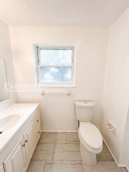 Building Photo - 5510 Country Dr