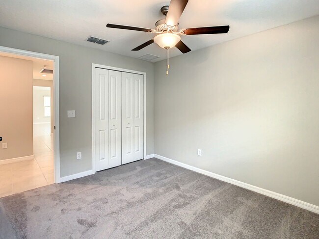 Building Photo - Beautiful 4 bedroom 2.5 bathroom Single Family House! Like new!