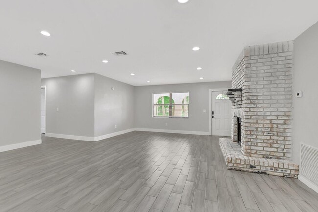 Building Photo - 4593 Appalachian St