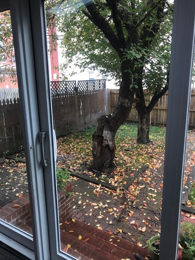 Building Photo - Absolutely Stunning Single Family in Bloomfield!