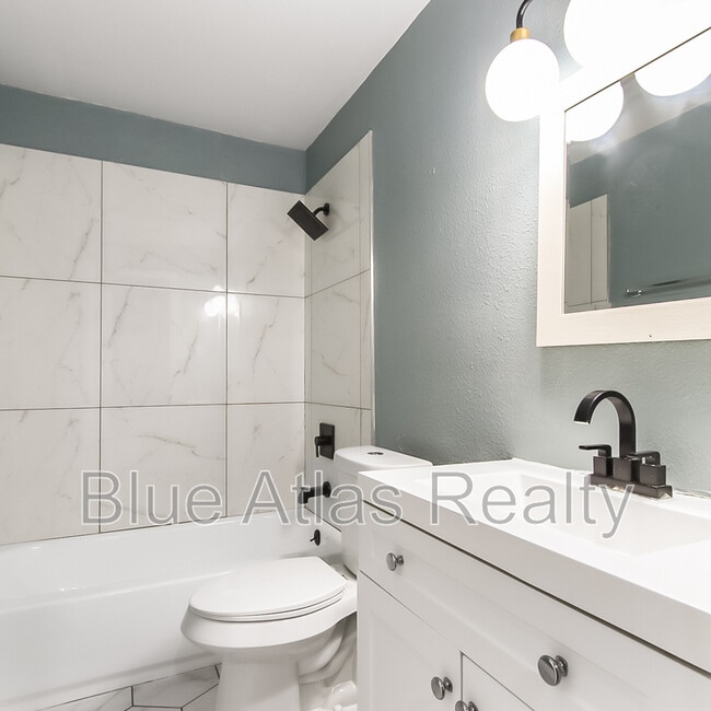 Building Photo - 1104 S Gilpin Ave