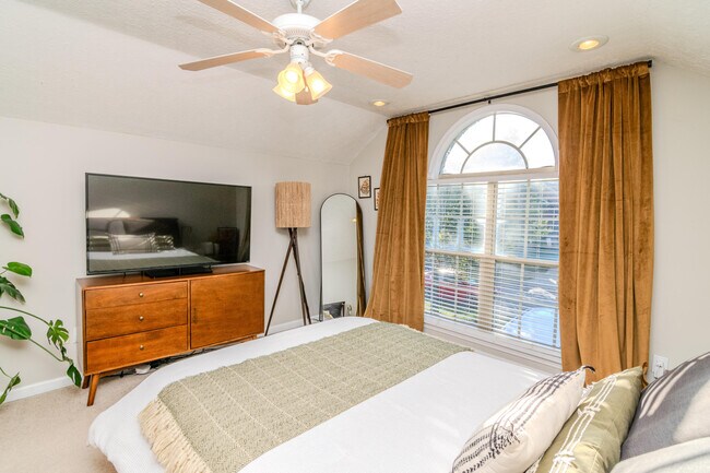 Building Photo - 3041 Sewanee Ln