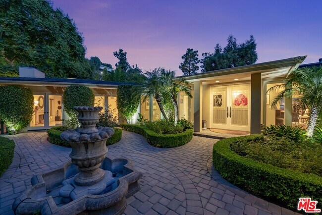 Building Photo - 1457 Claridge Dr