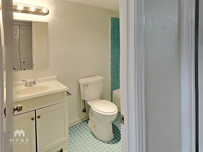 Building Photo - 551 Oldbridge Dr